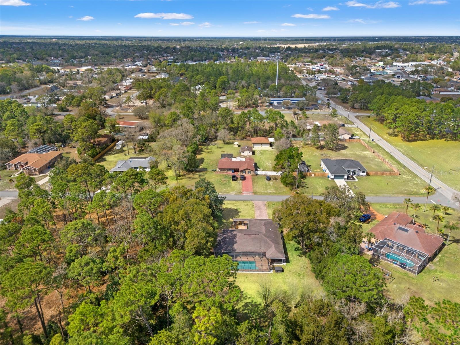 SPRING HILL UNIT 11 BLK 712 LOT 2 - Residential