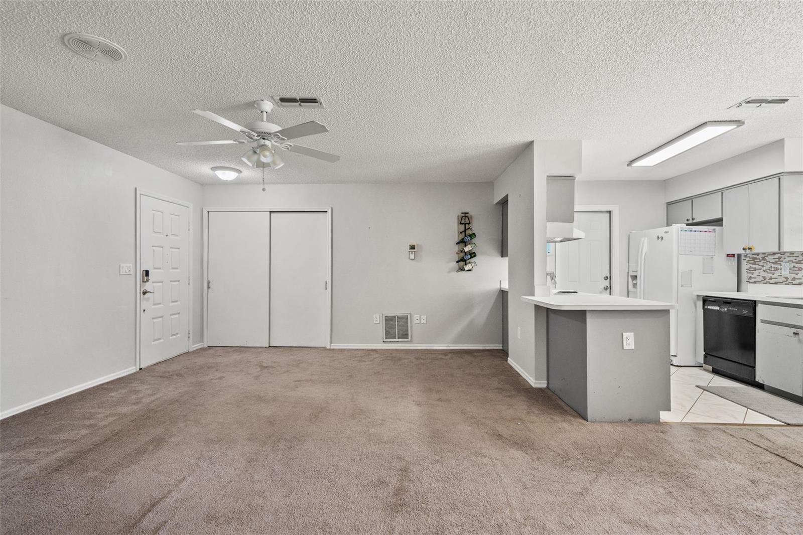 SPRING HILL UNIT 11 BLK 712 LOT 2 - Residential