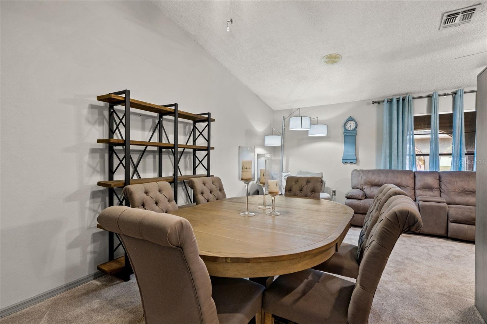 SPRING HILL UNIT 11 BLK 712 LOT 2 - Residential