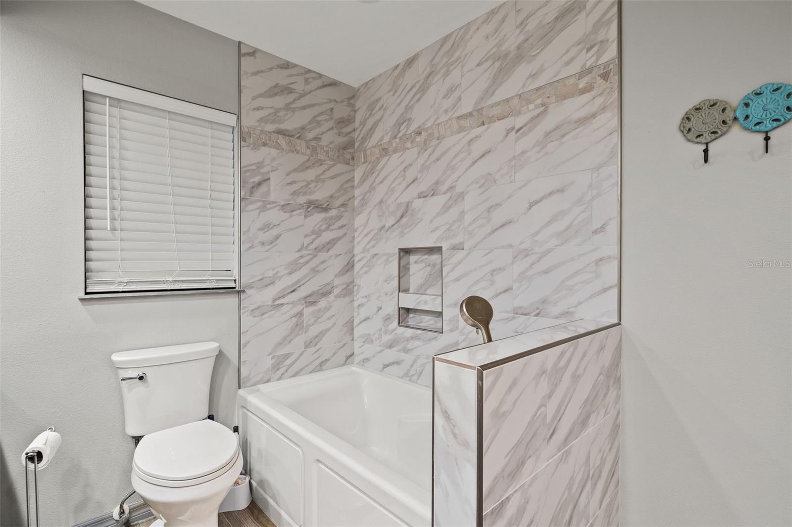 SPRING HILL UNIT 11 BLK 712 LOT 2 - Residential