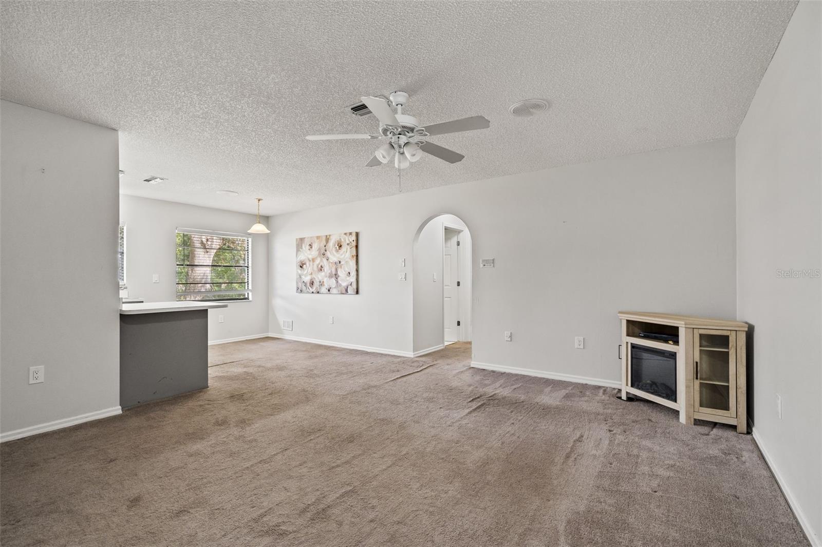 SPRING HILL UNIT 11 BLK 712 LOT 2 - Residential