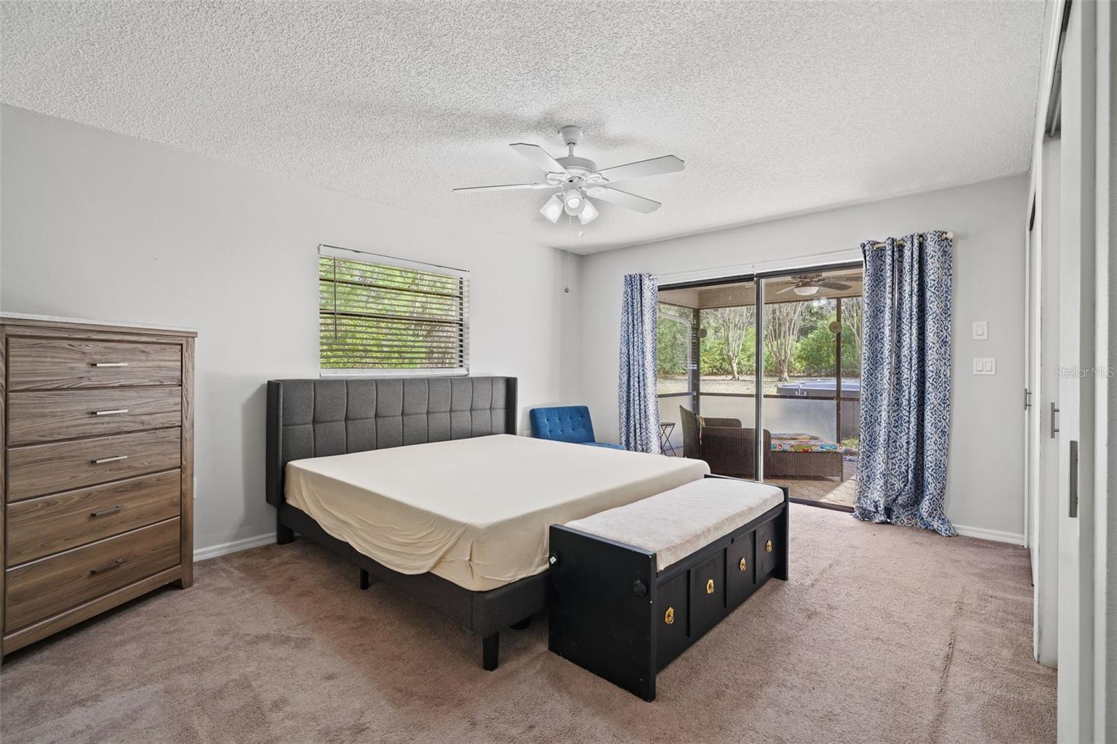 SPRING HILL UNIT 11 BLK 712 LOT 2 - Residential