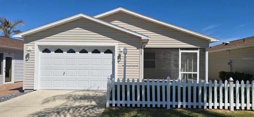 Photo of 1009 Ridgeville Road, The Villages, FL 32162 (MLS # OM722964)