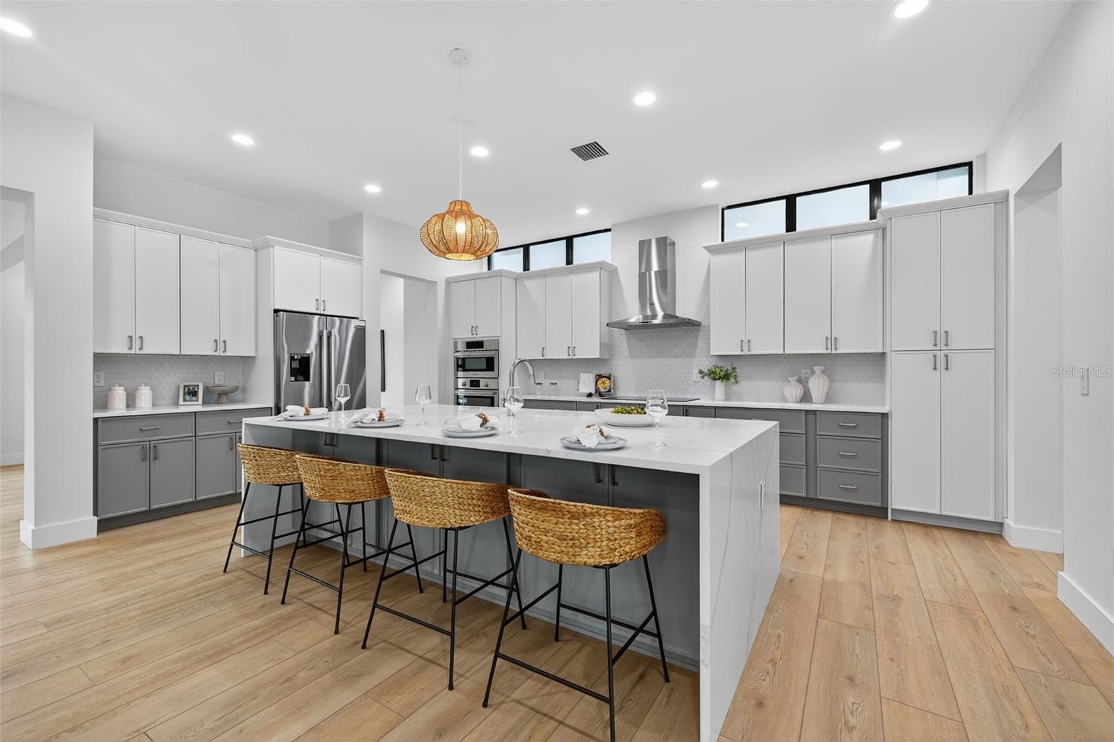 SOUTH SHADOW LAWN - Residential