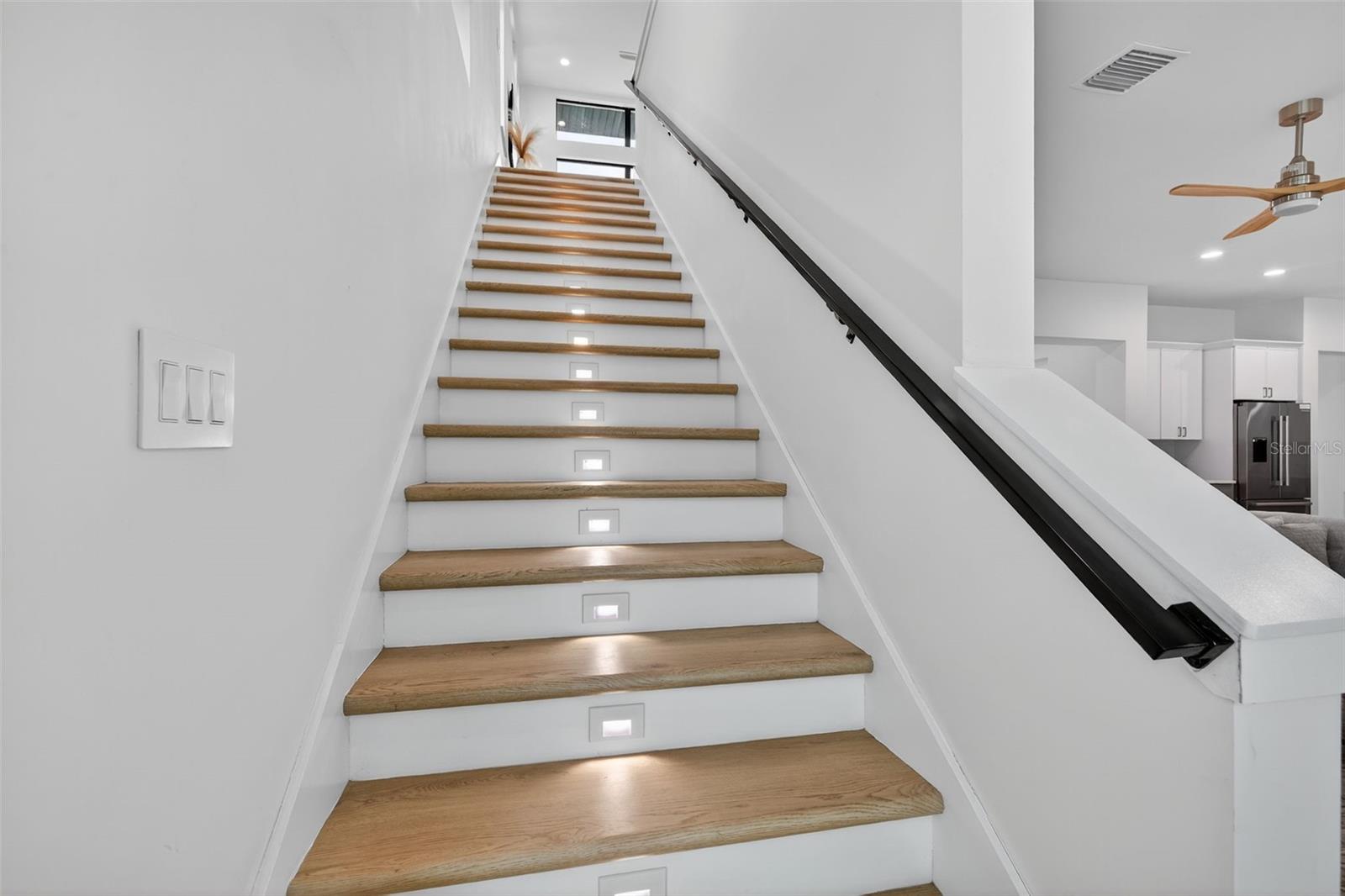 SOUTH SHADOW LAWN - Residential