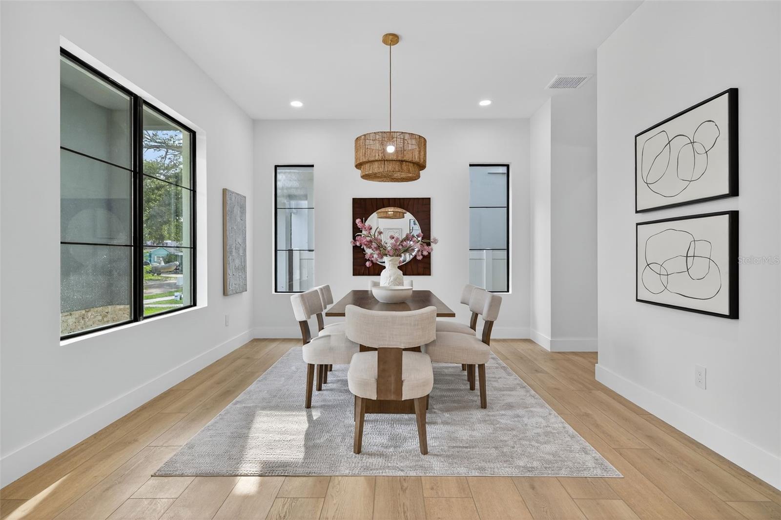 SOUTH SHADOW LAWN - Residential