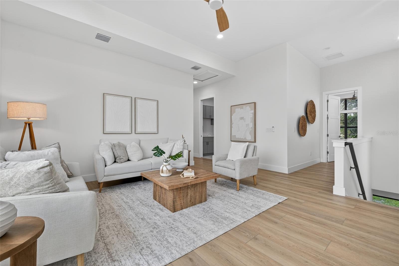 SOUTH SHADOW LAWN - Residential