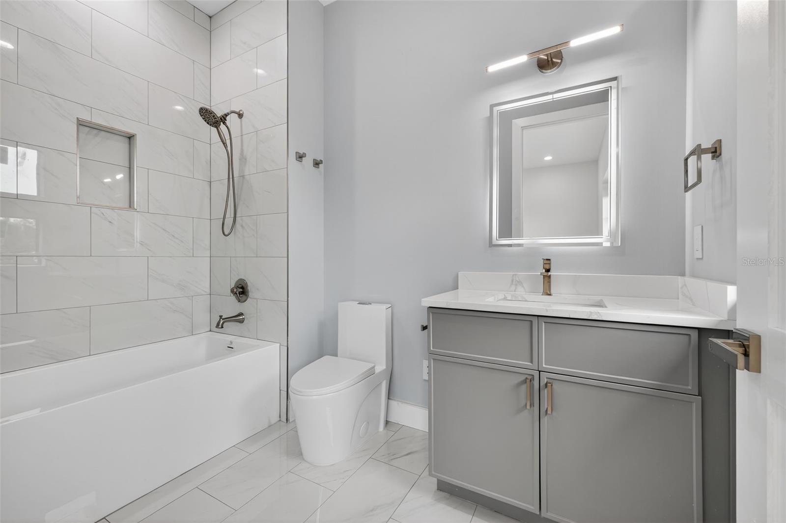 SOUTH SHADOW LAWN - Residential