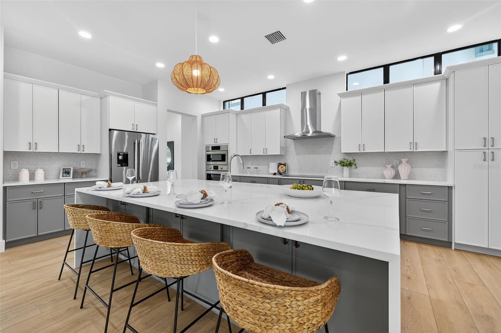 SOUTH SHADOW LAWN - Residential