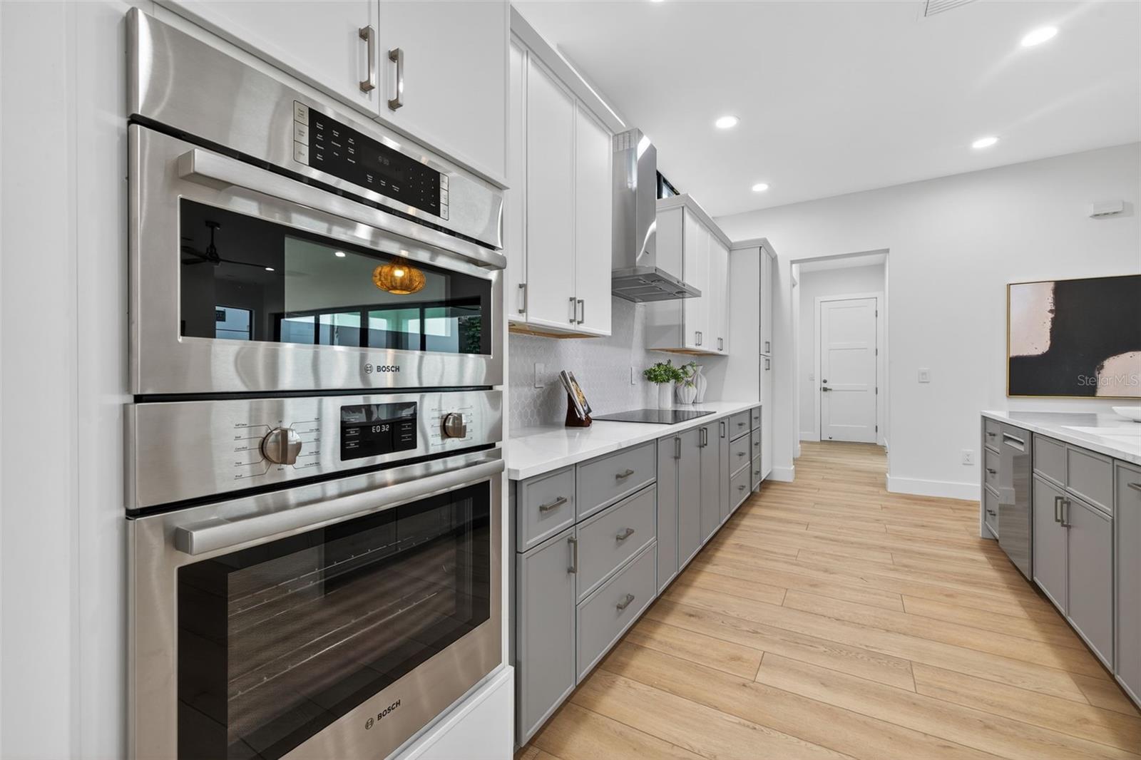 SOUTH SHADOW LAWN - Residential