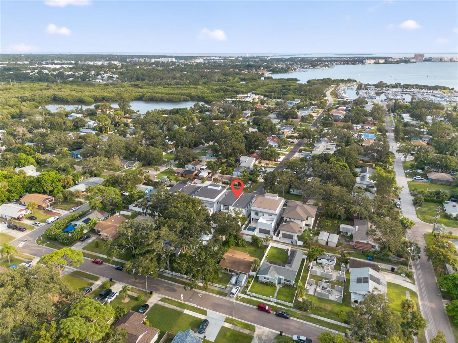 SOUTH SHADOW LAWN - Residential