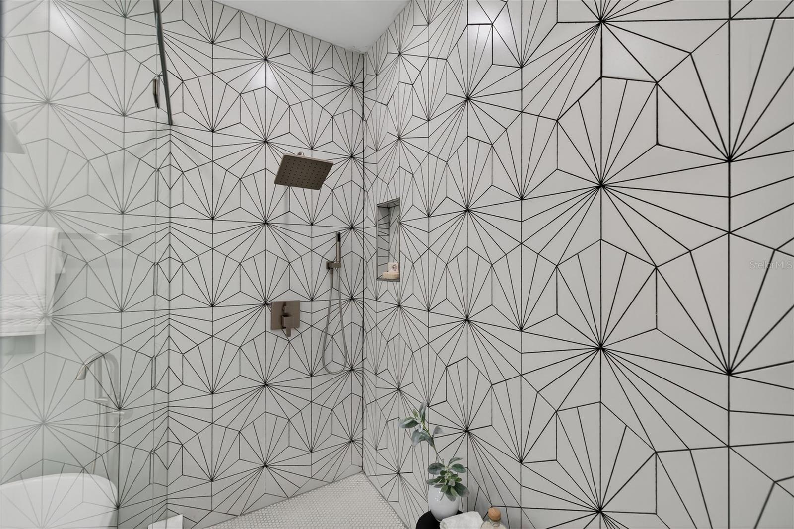 SOUTH SHADOW LAWN - Residential