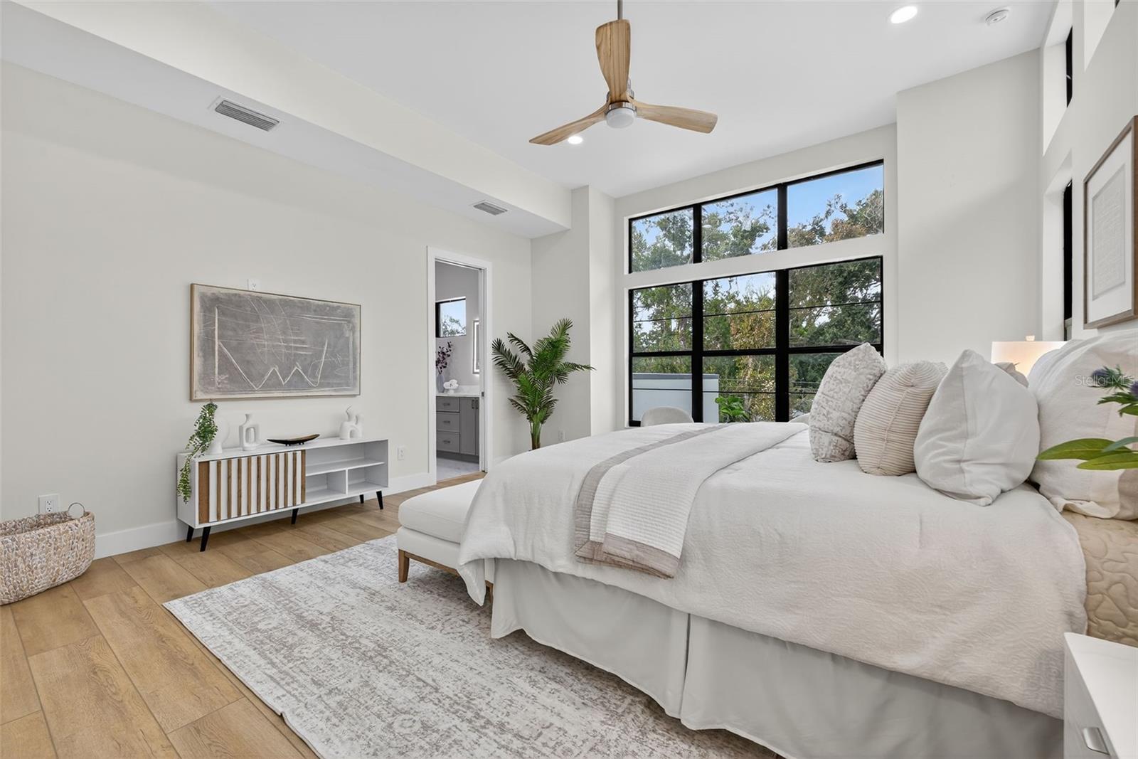 SOUTH SHADOW LAWN - Residential