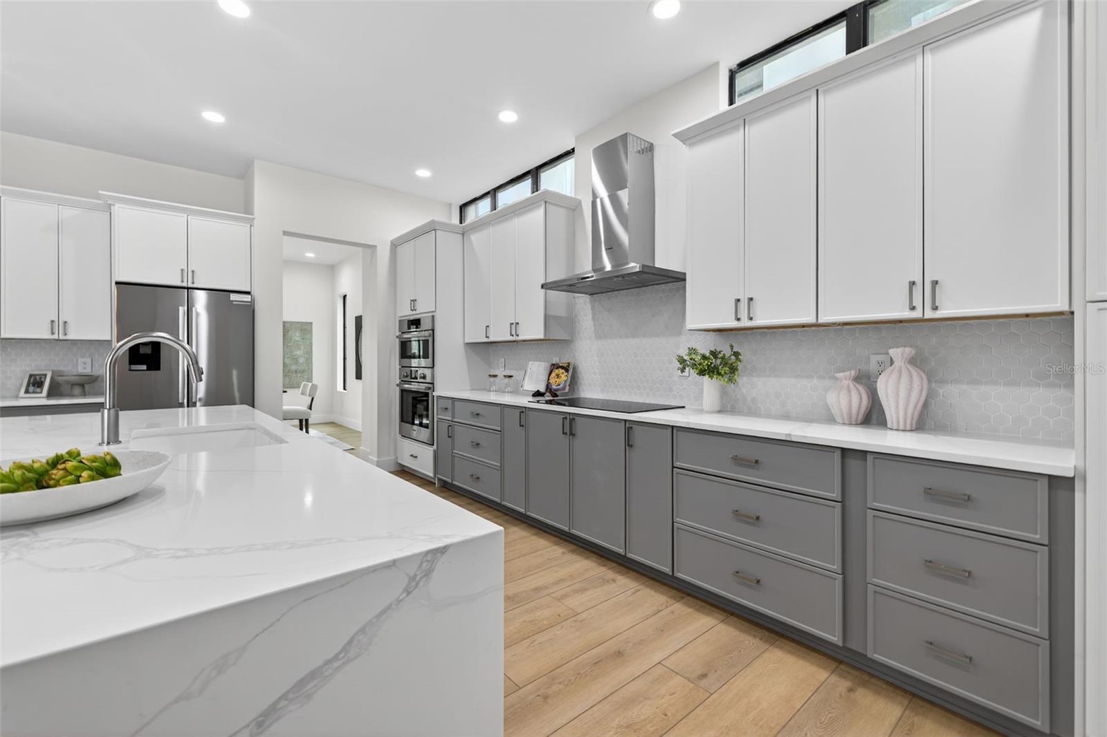 SOUTH SHADOW LAWN - Residential