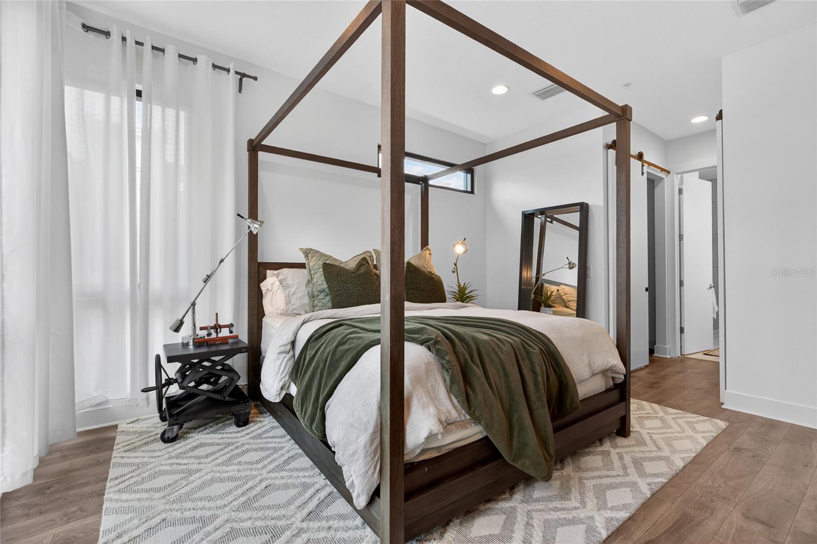 ARLINGTON & 8TH TWNHMS - Residential