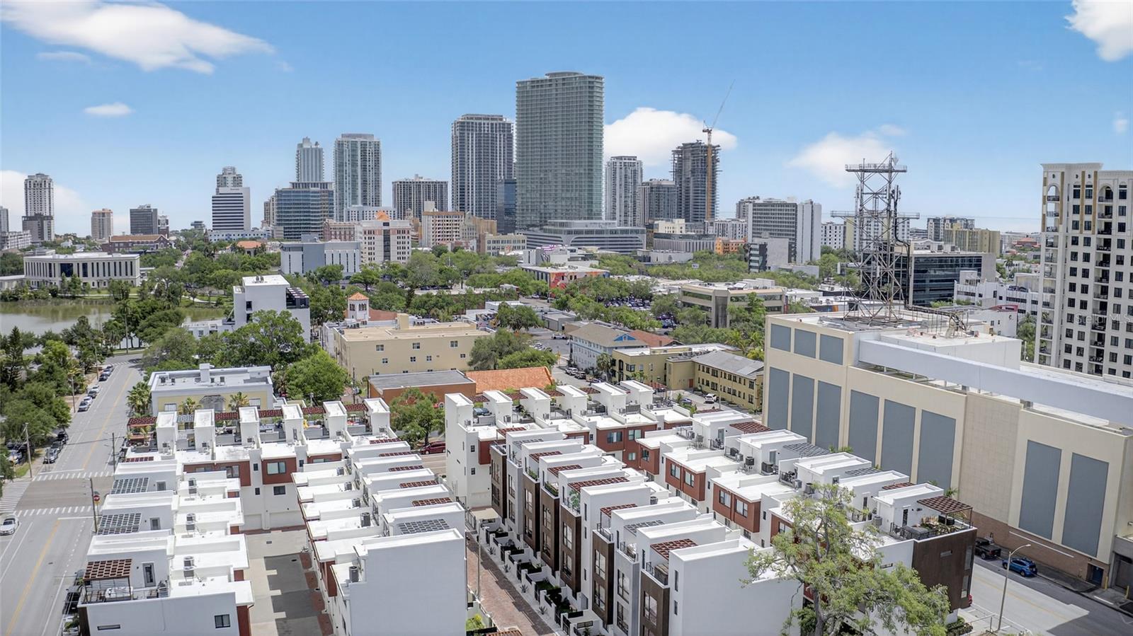 ARLINGTON & 8TH TWNHMS - Residential