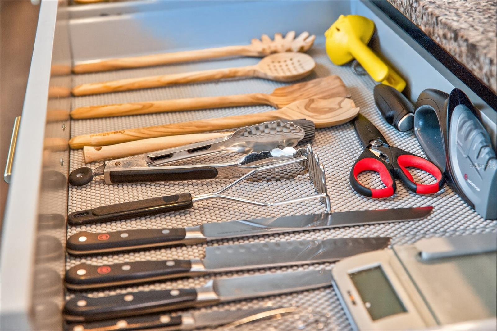 ARLINGTON & 8TH TWNHMS - Residential