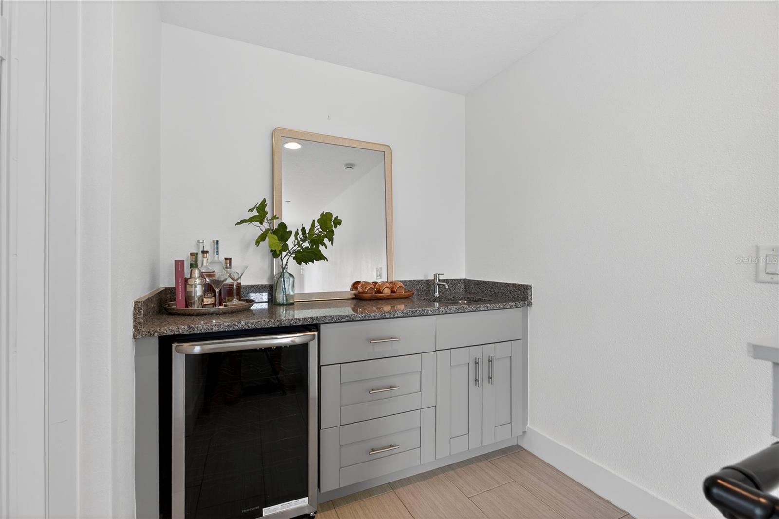 ARLINGTON & 8TH TWNHMS - Residential