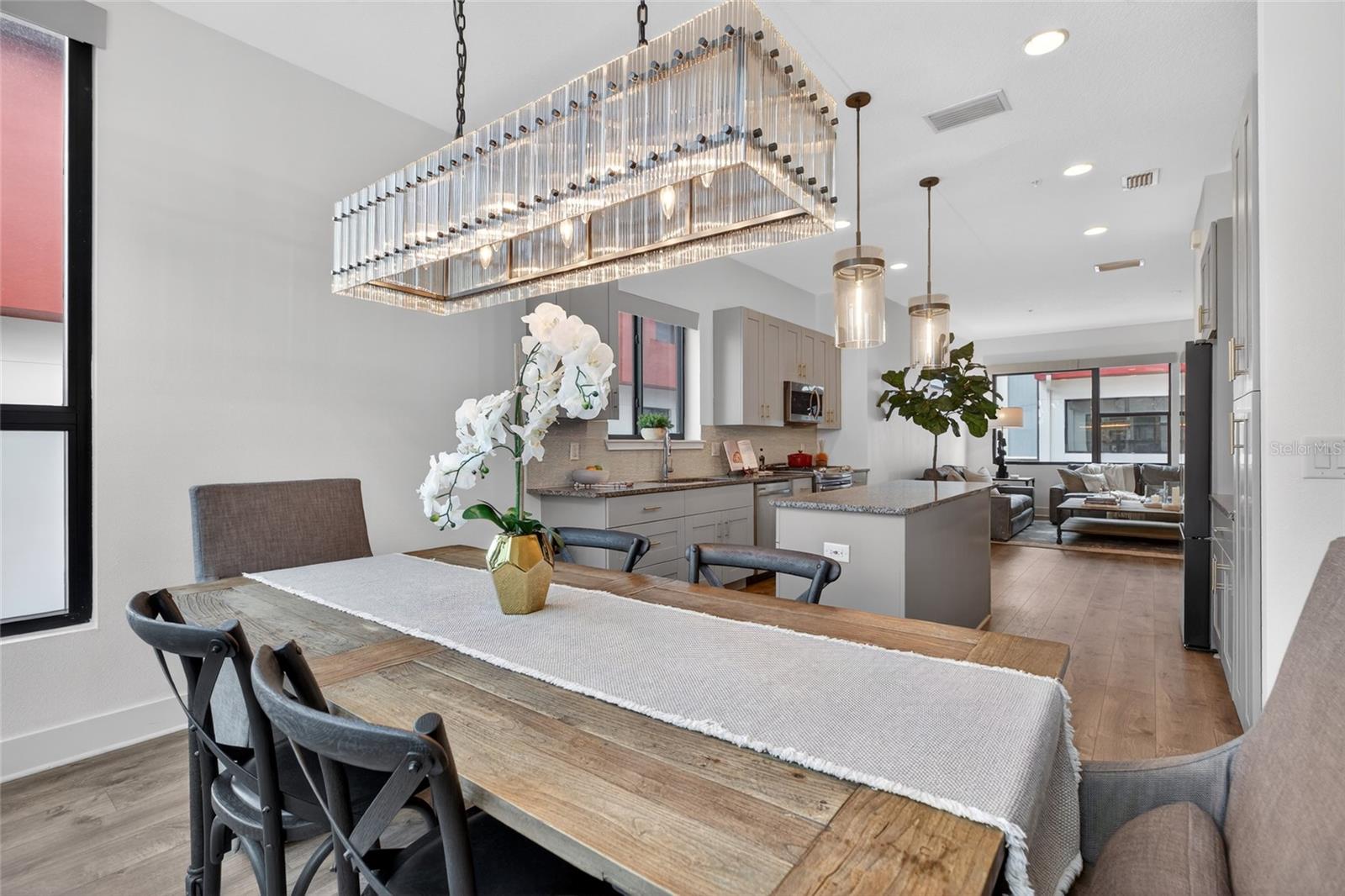 ARLINGTON & 8TH TWNHMS - Residential