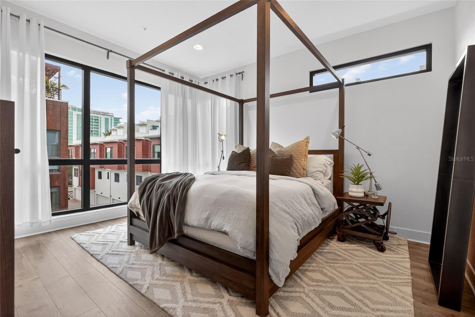 ARLINGTON & 8TH TWNHMS - Residential