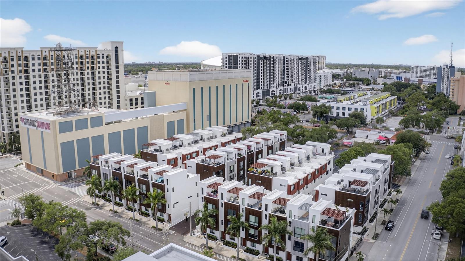 ARLINGTON & 8TH TWNHMS - Residential