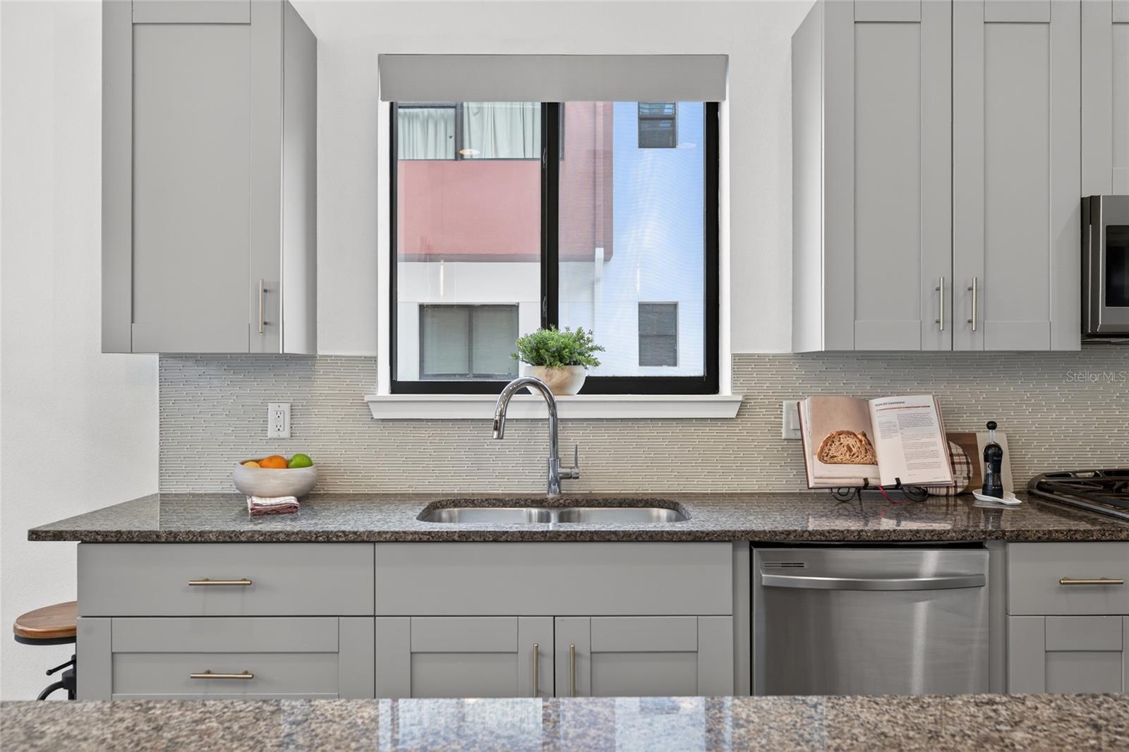 ARLINGTON & 8TH TWNHMS - Residential