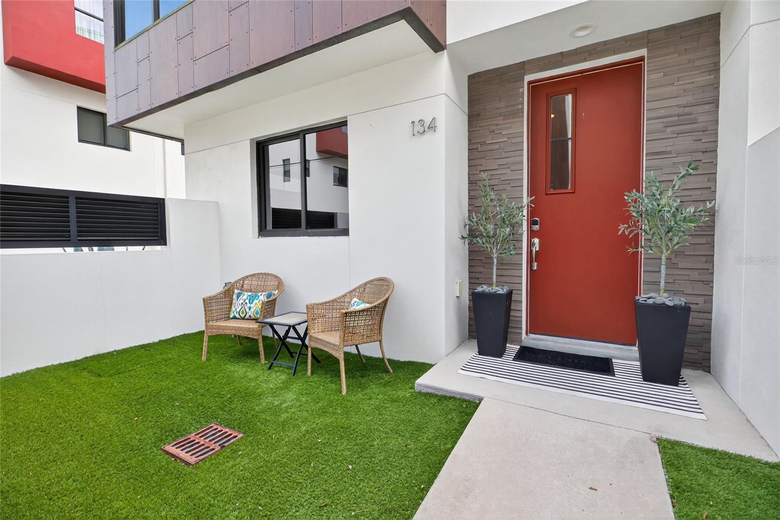 ARLINGTON & 8TH TWNHMS - Residential