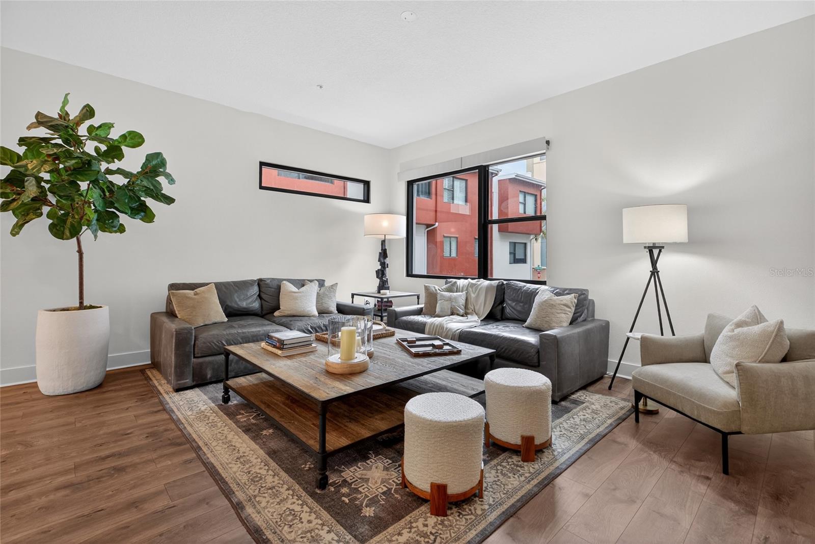 ARLINGTON & 8TH TWNHMS - Residential