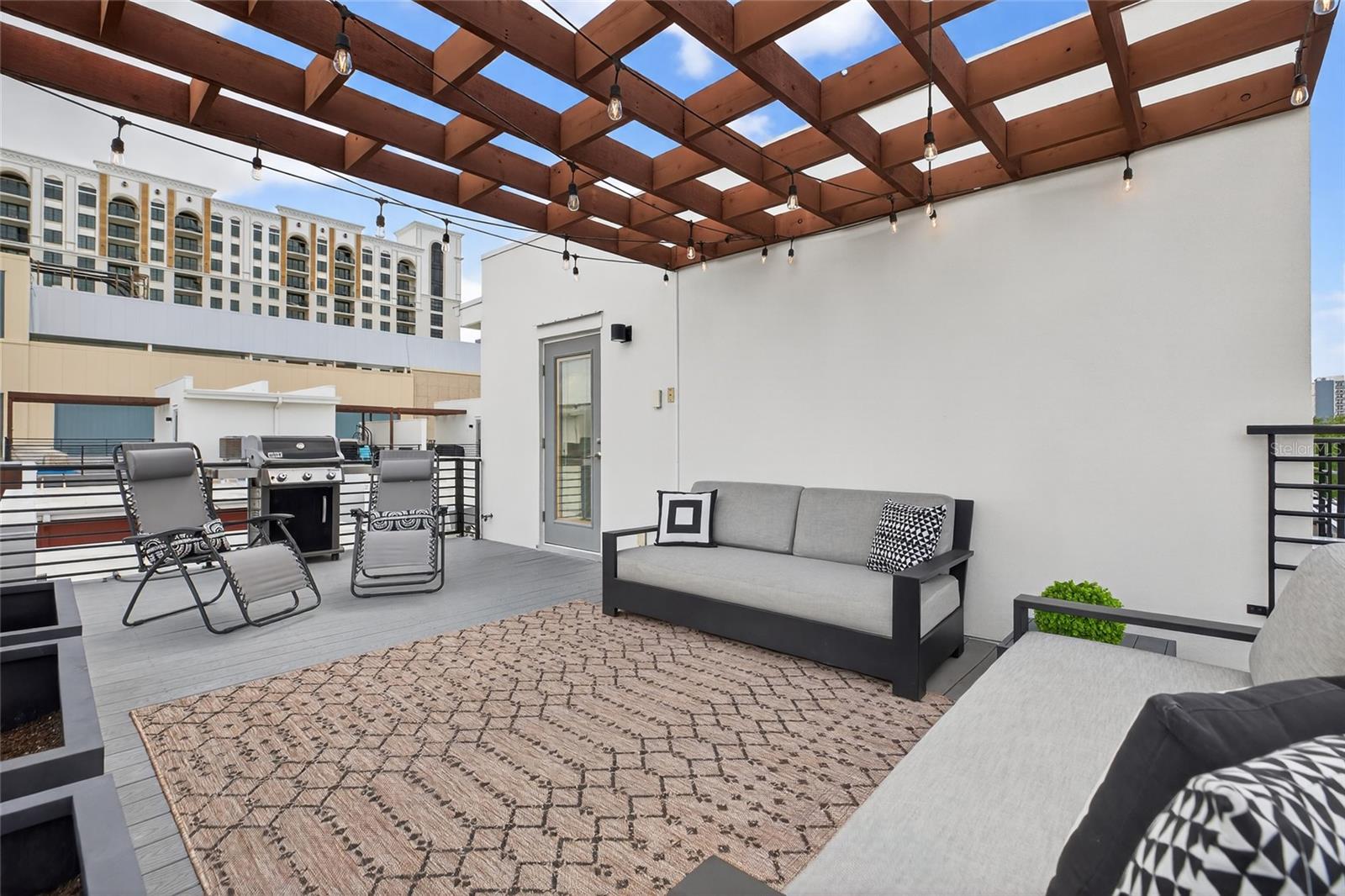 ARLINGTON & 8TH TWNHMS - Residential