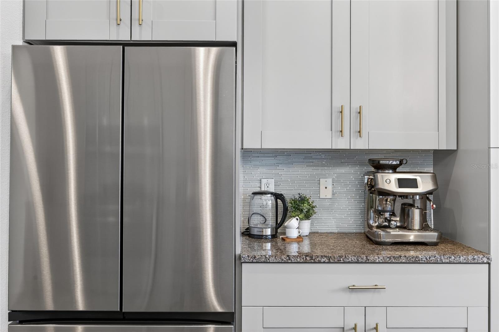 ARLINGTON & 8TH TWNHMS - Residential