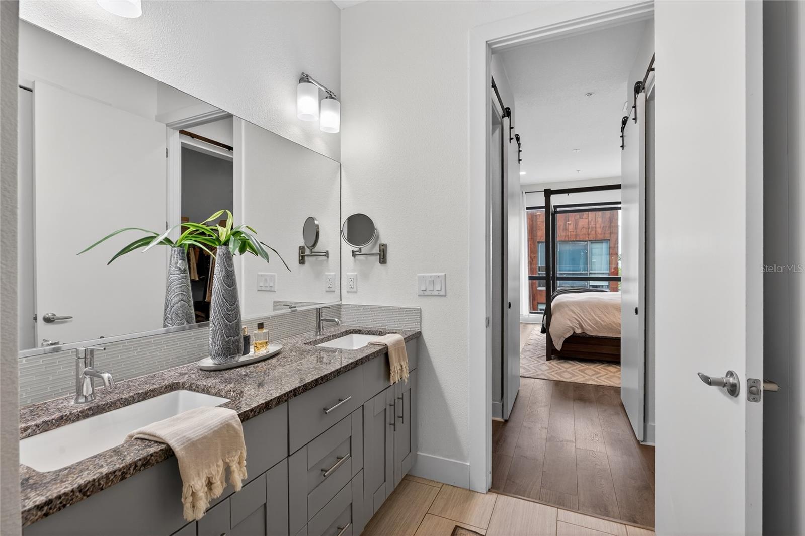 ARLINGTON & 8TH TWNHMS - Residential