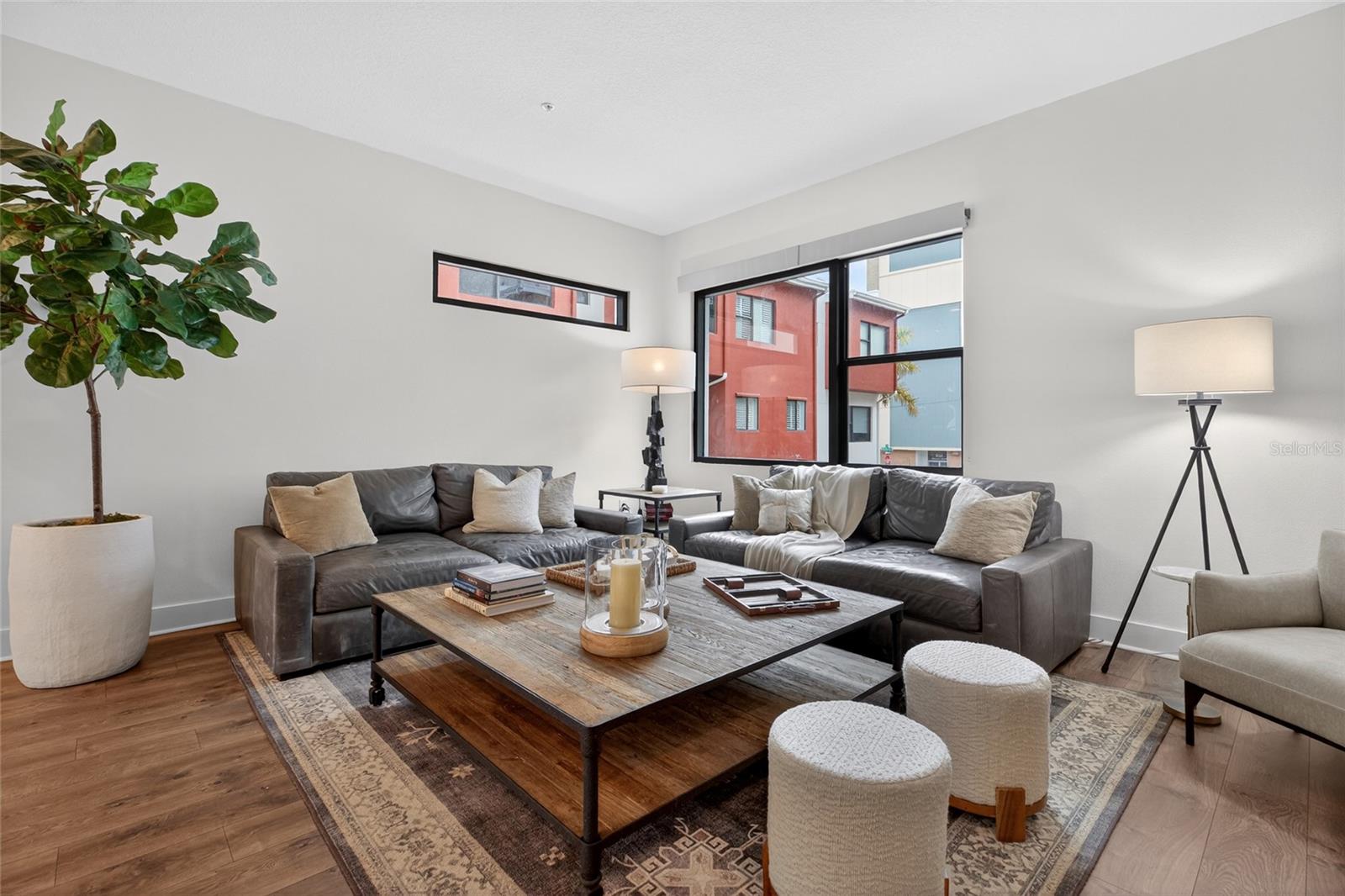 ARLINGTON & 8TH TWNHMS - Residential