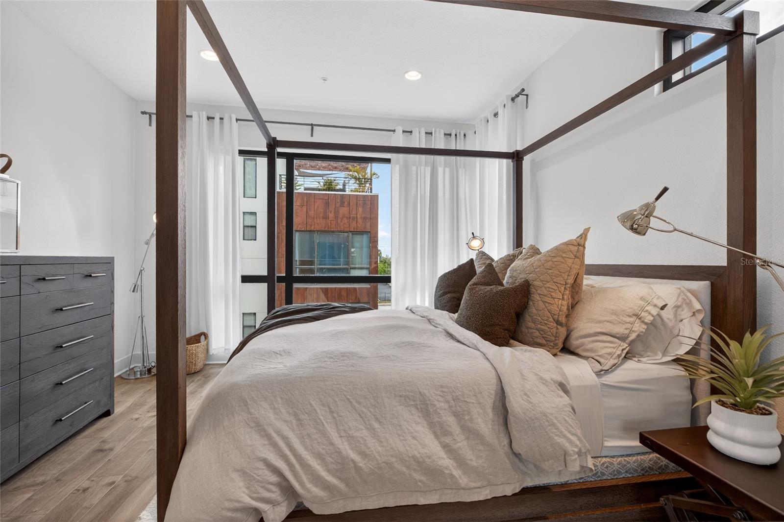 ARLINGTON & 8TH TWNHMS - Residential