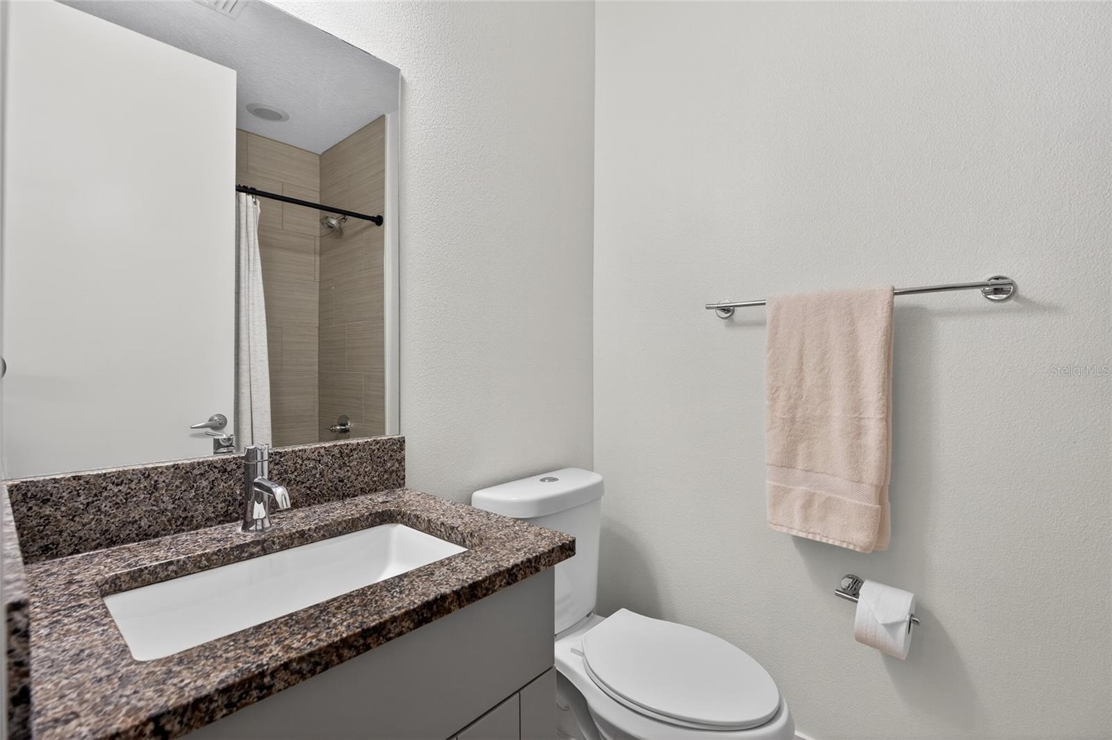 ARLINGTON & 8TH TWNHMS - Residential