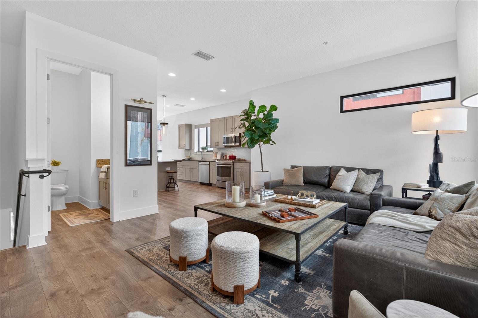 ARLINGTON & 8TH TWNHMS - Residential