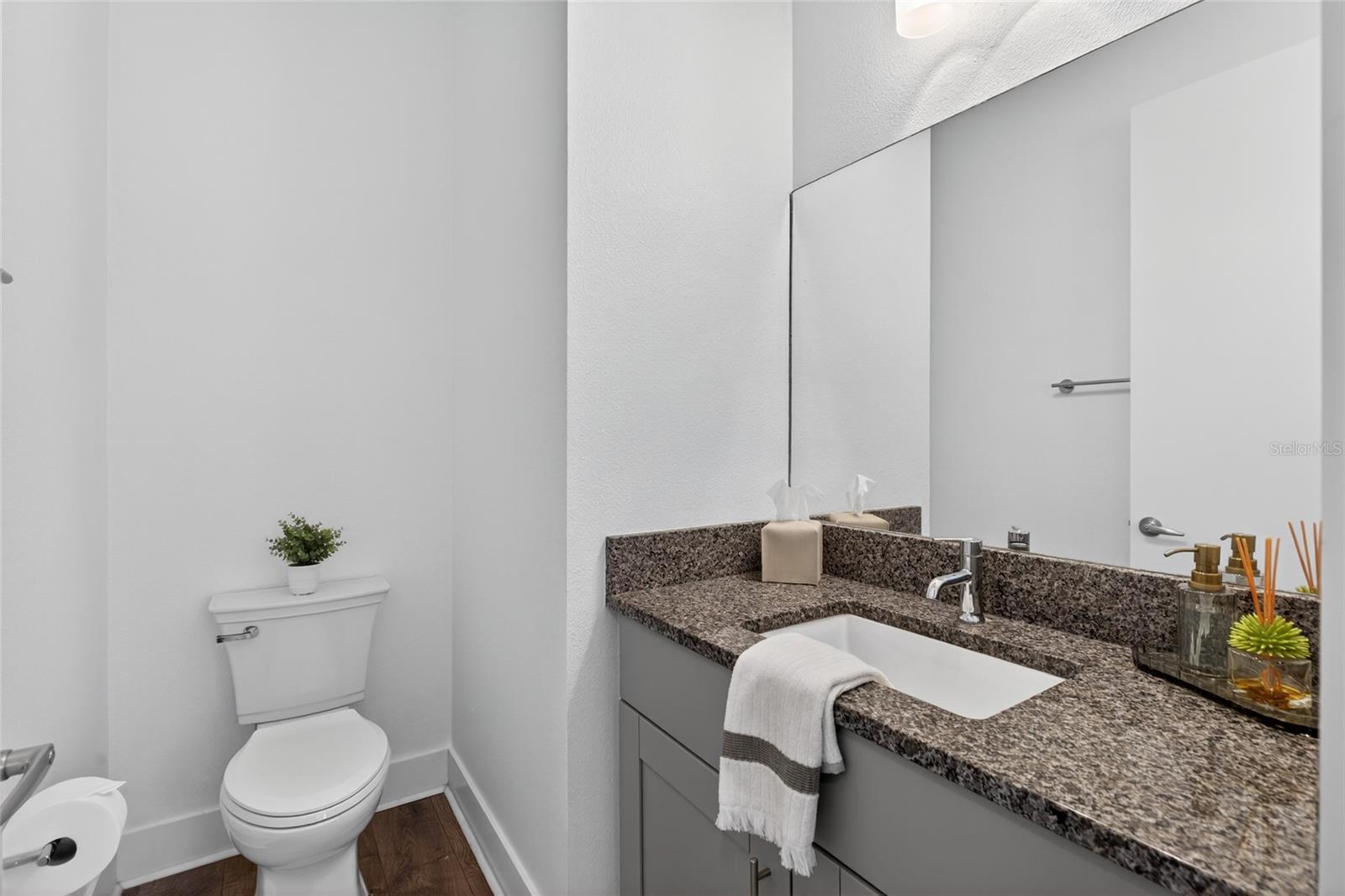 ARLINGTON & 8TH TWNHMS - Residential