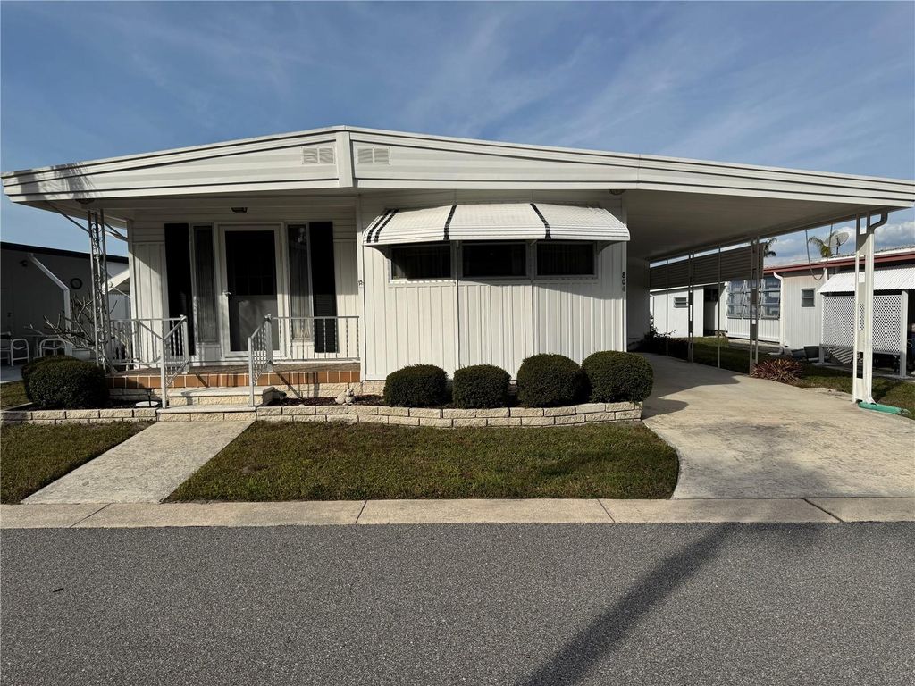 Photo of 2331 Belleair Rd #804, Clearwater, FL 33764 (MLS # TB8462618)