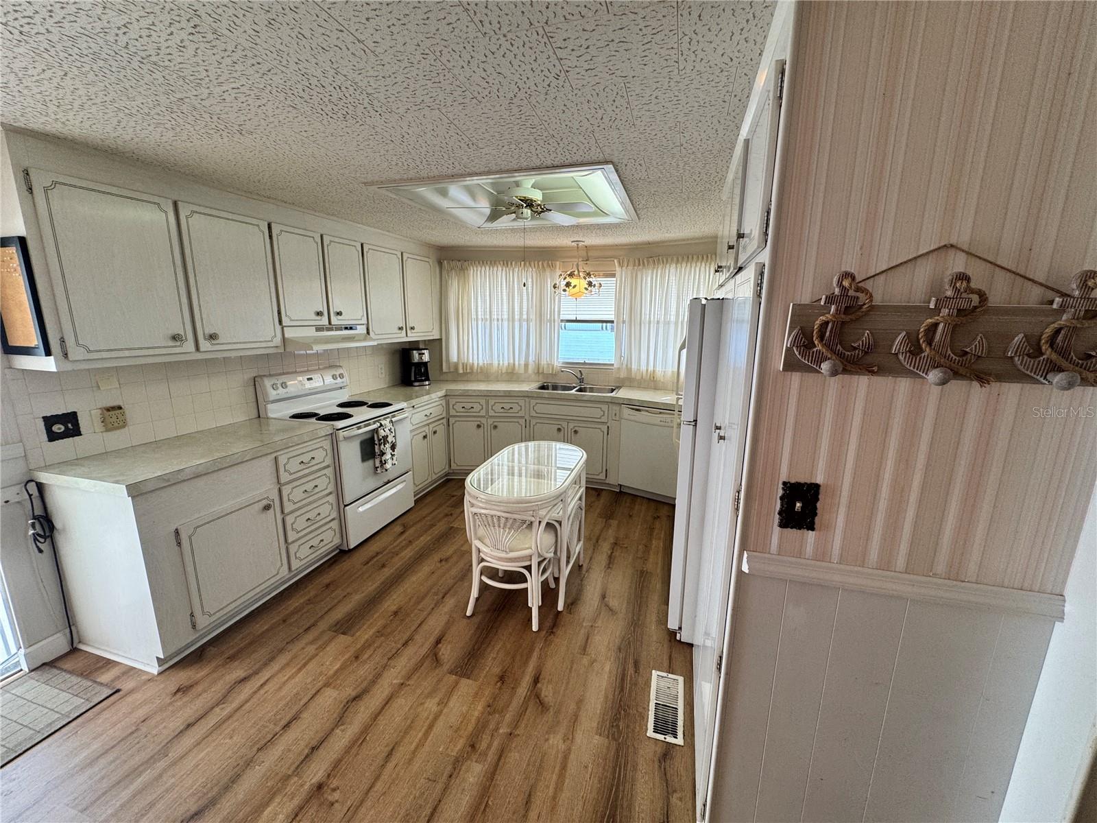 COUNTRY PARK CO-OP M/H UNREC - Residential