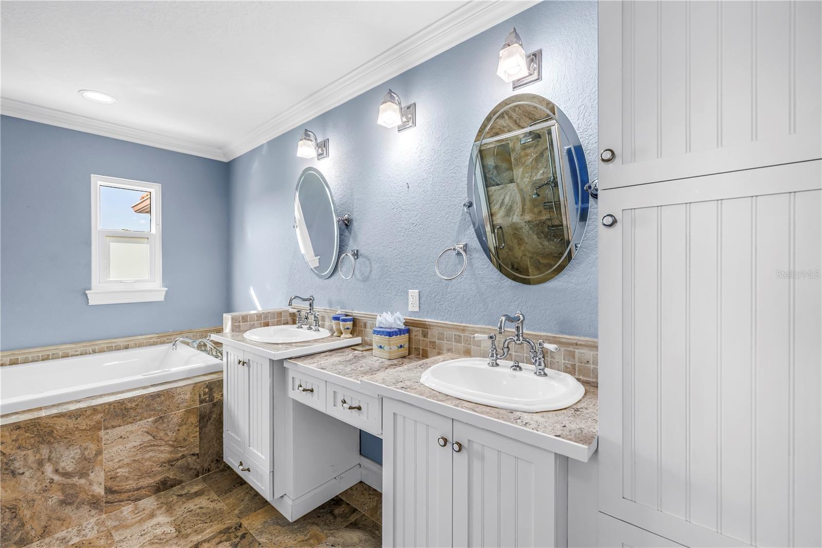 VENETIAN ISLES - Residential