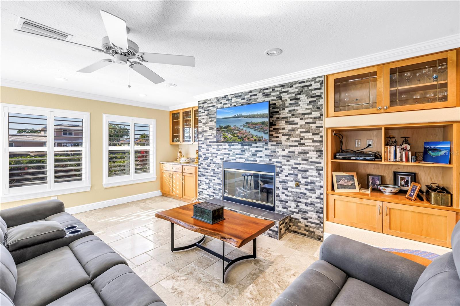 VENETIAN ISLES - Residential