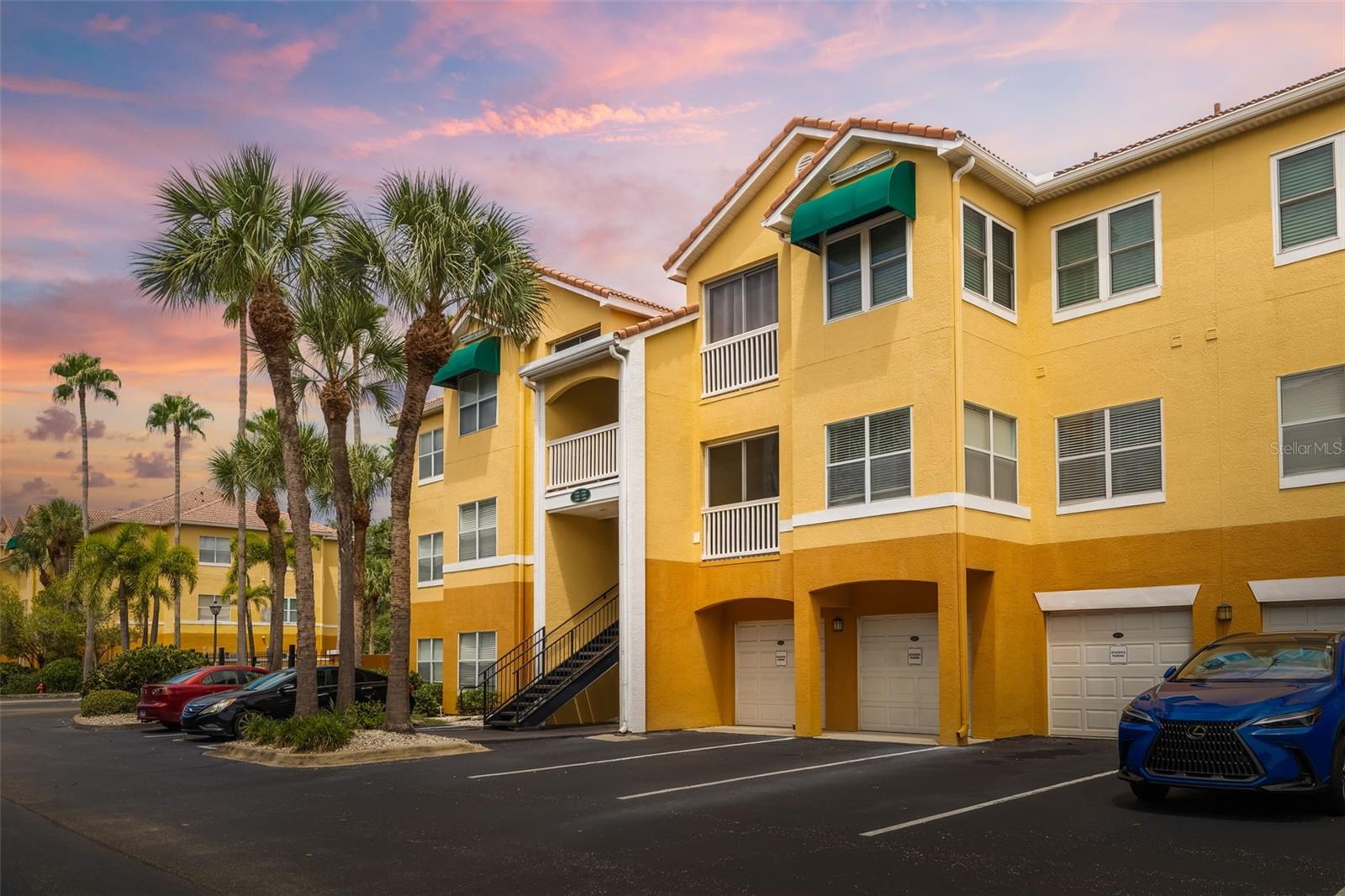 BEACHWAY CONDOS - Residential