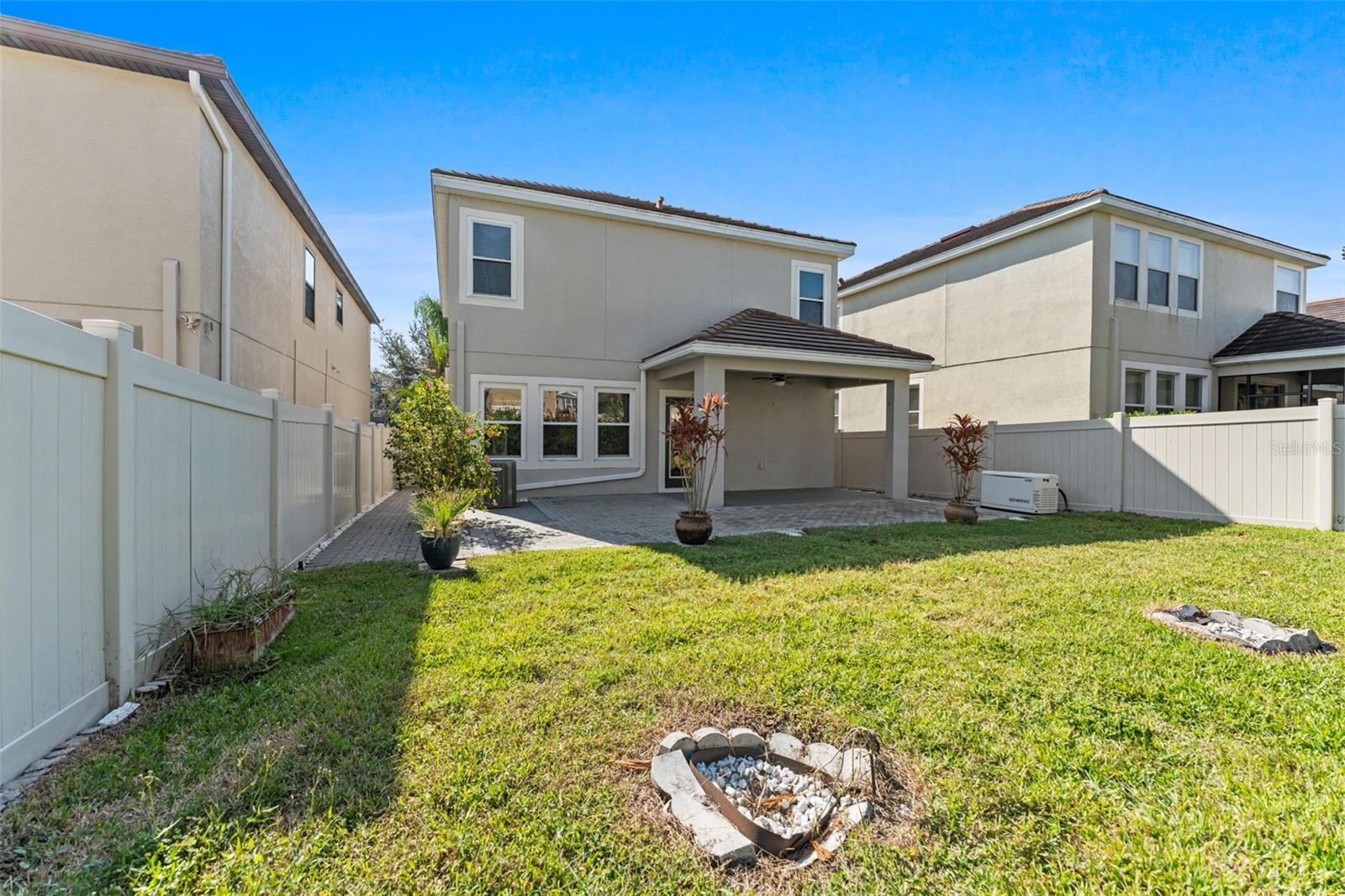 LA COLLINA PH 1B - Residential Lease