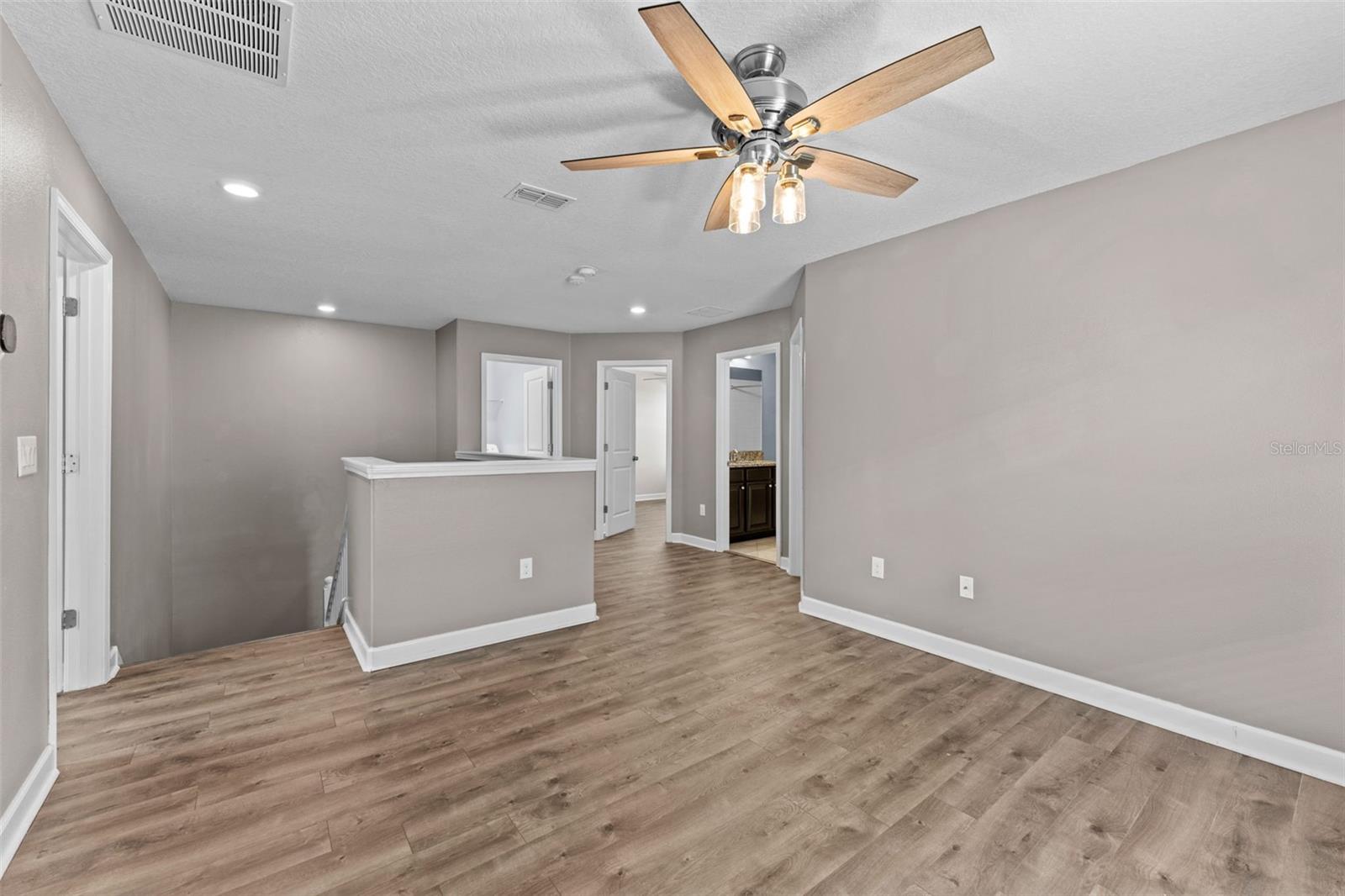 LA COLLINA PH 1B - Residential Lease