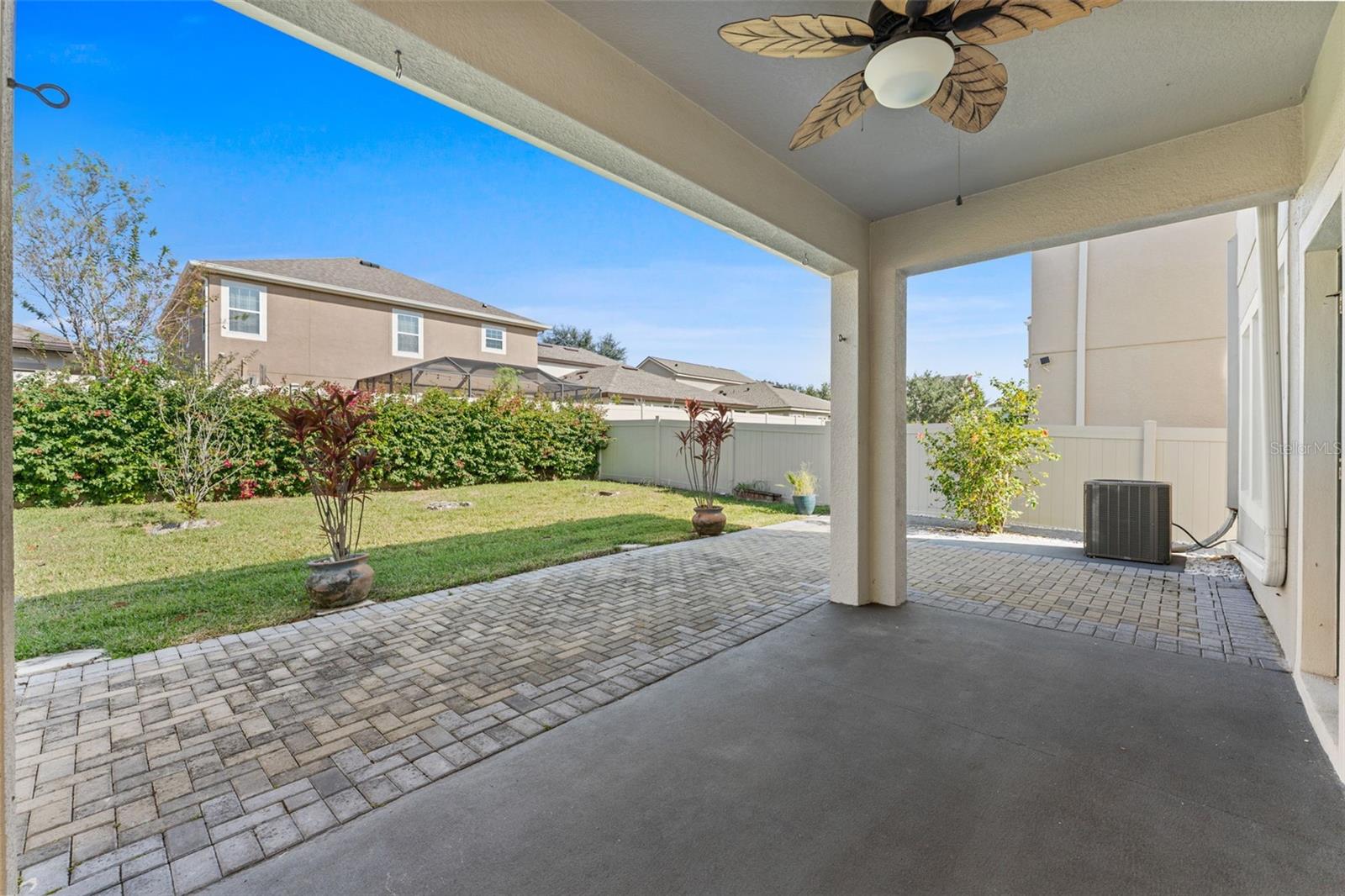 LA COLLINA PH 1B - Residential Lease