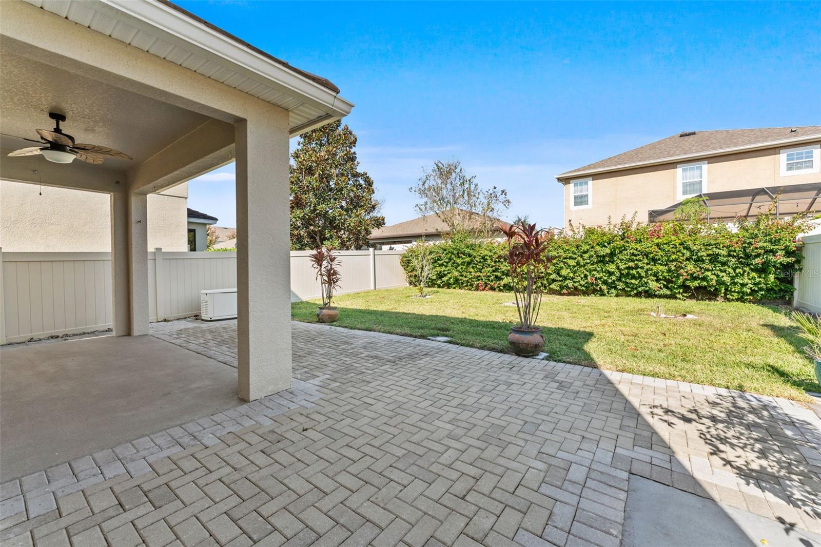 LA COLLINA PH 1B - Residential Lease