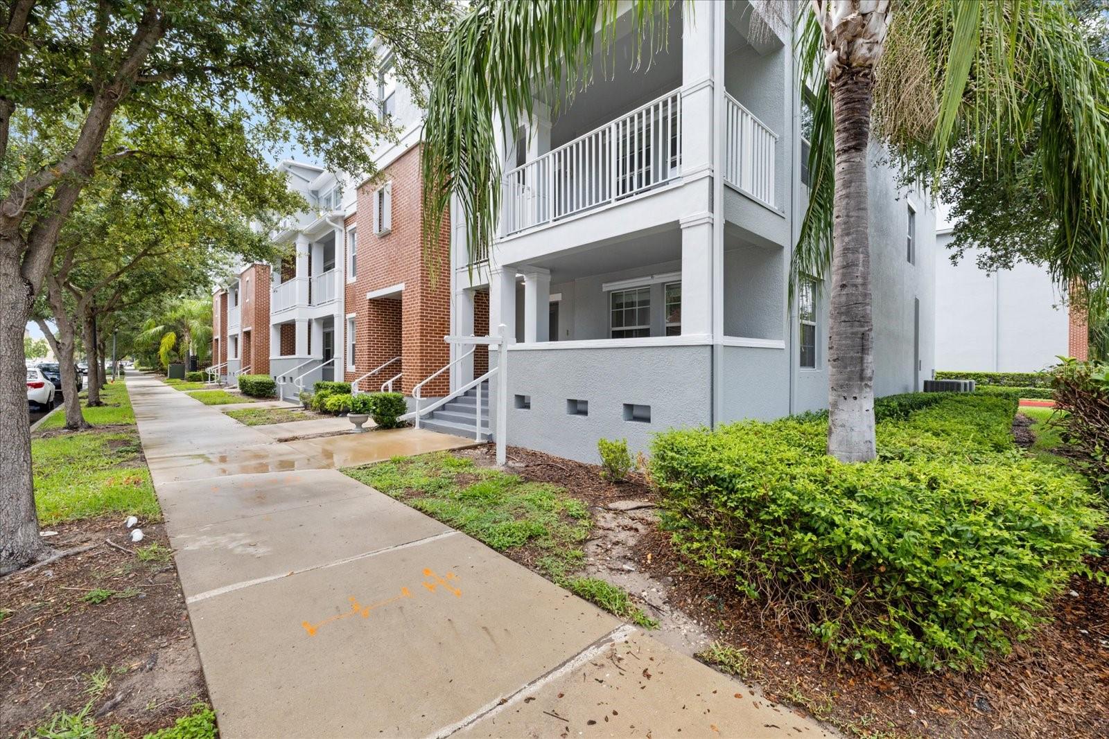 1501 W LEMON STREET