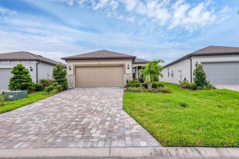 A home in PARRISH