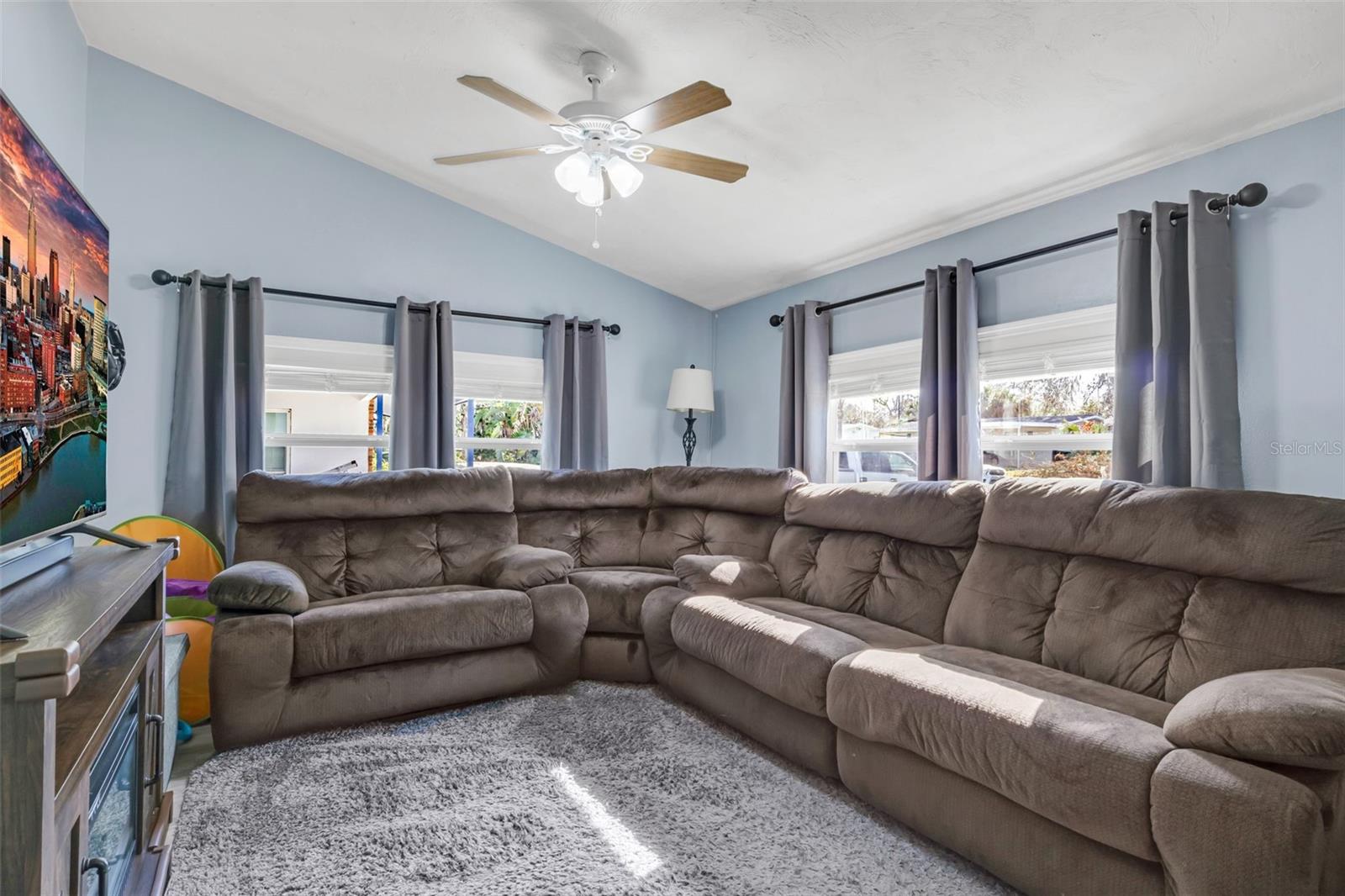 RIDGECREST UNIT 01 - Residential
