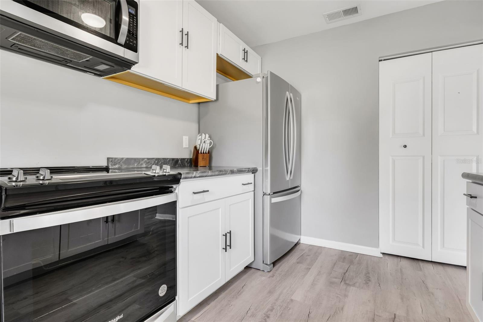 RIDGECREST UNIT 01 - Residential