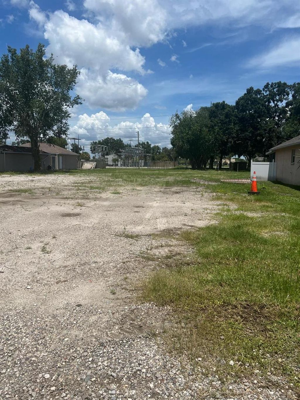 Photo of 3337 W Woodlawn Avenue, Tampa, FL 33607 (MLS # TB8457572)